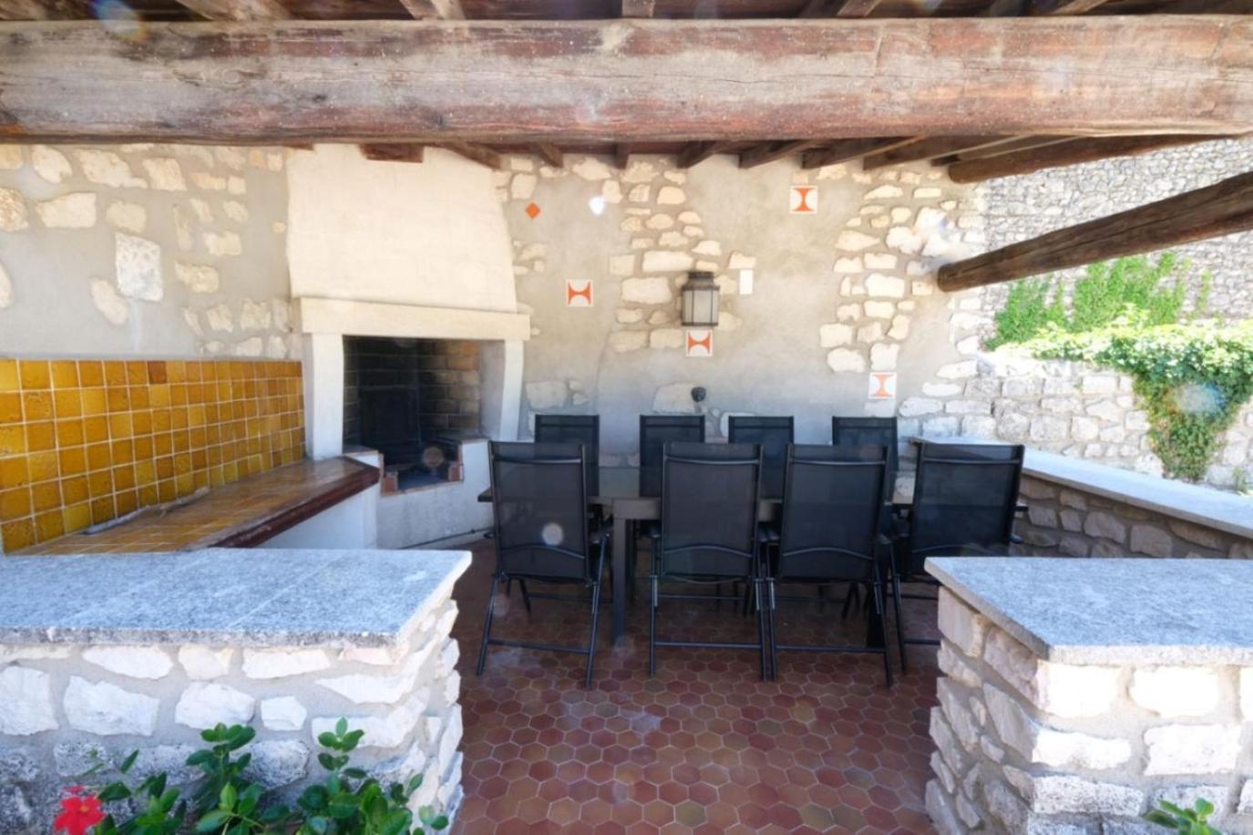 Typical Mas Provencal With Swimming Pool In A Small Hamlet Near Mouries In The Alpilles In Provence- 8 Persons Villa Buitenkant foto